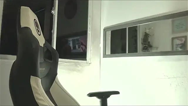 Snapshot of Angel_sex_latin chatting on January 3, 2025, 3:27 am Angel sex latin online show from January 3, 2025, 3:27 am