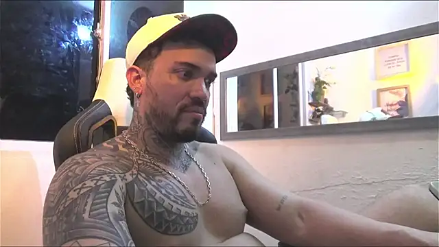 Snapshot of Angel_sex_latin chatting on January 4, 2025, 9:32 am Angel sex latin online show from January 4, 2025, 9:32 am