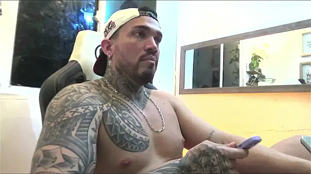 Snapshot of Angel_sex_latin chatting on January 4, 2025, 11:38 pm Angel sex latin online show from January 4, 2025, 11:38 pm