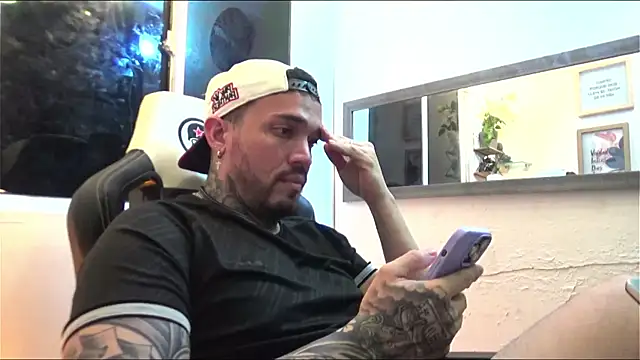 Snapshot of Angel_sex_latin chatting on January 5, 2025, 7:49 am Angel sex latin online show from January 5, 2025, 7:49 am