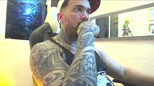 Snapshot of Angel_sex_latin chatting on January 9, 2025, 8:24 am Angel sex latin online show from January 9, 2025, 8:24 am