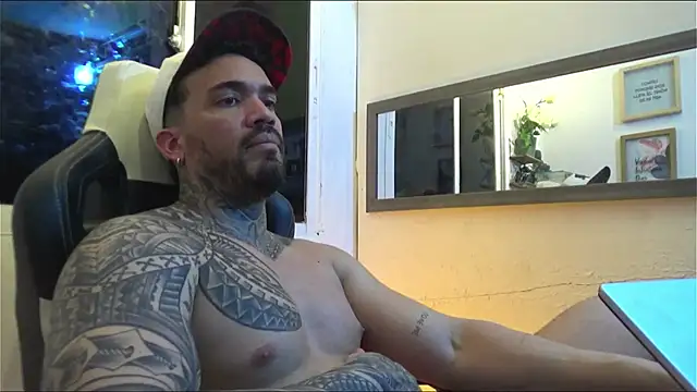 Snapshot of Angel_sex_latin chatting on January 12, 2025, 12:49 am Angel sex latin online show from January 12, 2025, 12:49 am