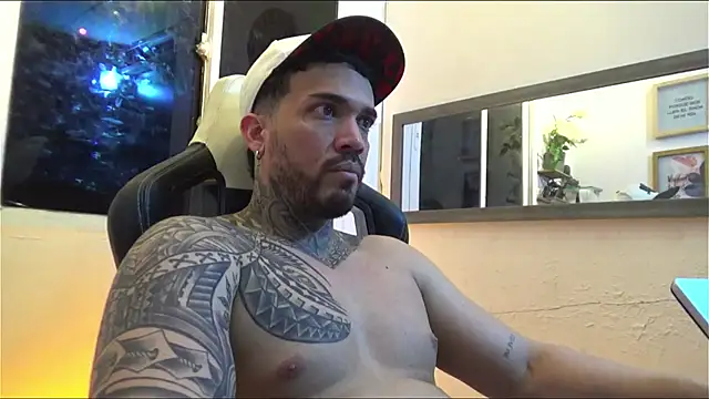 Snapshot of Angel_sex_latin chatting on January 12, 2025, 11:36 pm Angel sex latin online show from January 12, 2025, 11:36 pm