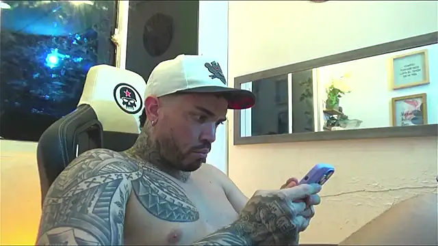 Snapshot of Angel_sex_latin chatting on January 19, 2025, 12:28 am Angel sex latin online show from January 19, 2025, 12:28 am