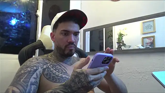 Snapshot of Angel_sex_latin chatting on January 20, 2025, 4:54 am Angel sex latin online show from January 20, 2025, 4:54 am