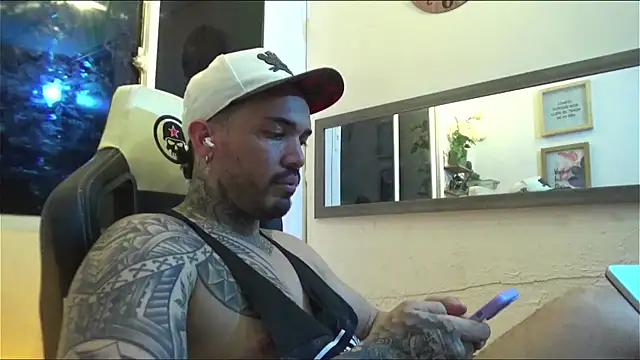 Snapshot of Angel_sex_latin chatting on January 24, 2025, 6:46 am Angel sex latin online show from January 24, 2025, 6:46 am