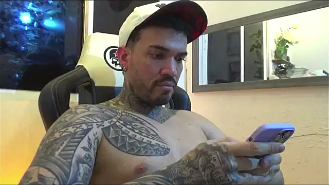 Snapshot of Angel_sex_latin chatting on January 26, 2025, 2:24 am Angel sex latin online show from January 26, 2025, 2:24 am