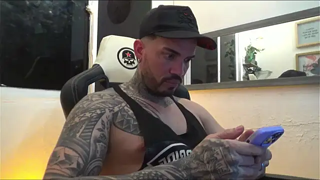 Snapshot of Angel_sex_latin chatting on January 28, 2025, 7:22 am Angel sex latin online show from January 28, 2025, 7:22 am