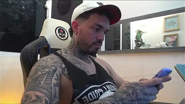 Snapshot of Angel_sex_latin chatting on January 31, 2025, 4:03 am Angel sex latin online show from January 31, 2025, 4:03 am