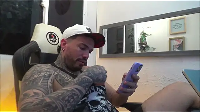 Snapshot of Angel_sex_latin chatting on January 31, 2025, 7:07 am Angel sex latin online show from January 31, 2025, 7:07 am