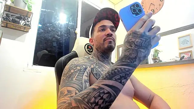 Snapshot of Angel_sex_latin chatting on February 2, 2025, 9:51 am Angel sex latin online show from February 2, 2025, 9:51 am