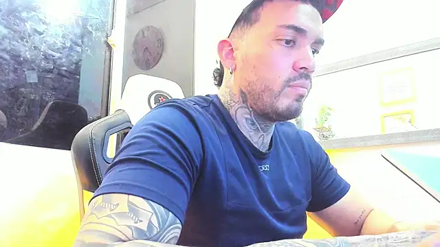 Snapshot of Angel_sex_latin chatting on February 4, 2025, 8:13 am Angel sex latin online show from February 4, 2025, 8:13 am