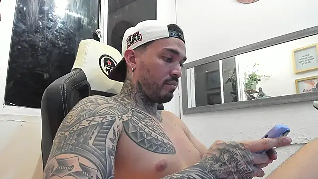 Snapshot of Angel_sex_latin chatting on February 10, 2025, 3:57 am Angel sex latin online show from February 10, 2025, 3:57 am