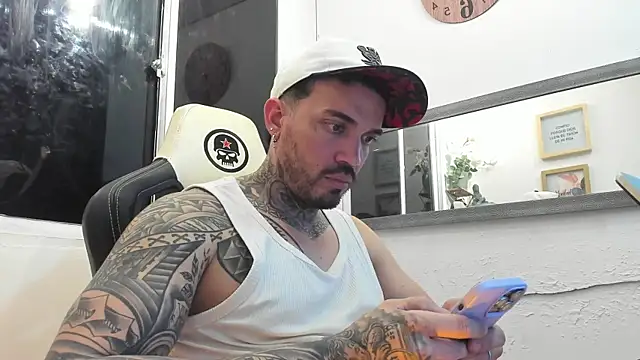 Snapshot of Angel_sex_latin chatting on February 12, 2025, 3:29 am Angel sex latin online show from February 12, 2025, 3:29 am