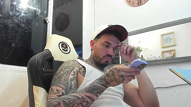 Snapshot of Angel_sex_latin chatting on February 12, 2025, 6:40 am Angel sex latin online show from February 12, 2025, 6:40 am