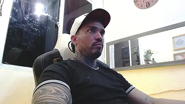 Snapshot of Angel_sex_latin chatting on February 20, 2025, 3:56 am Angel sex latin online show from February 20, 2025, 3:56 am