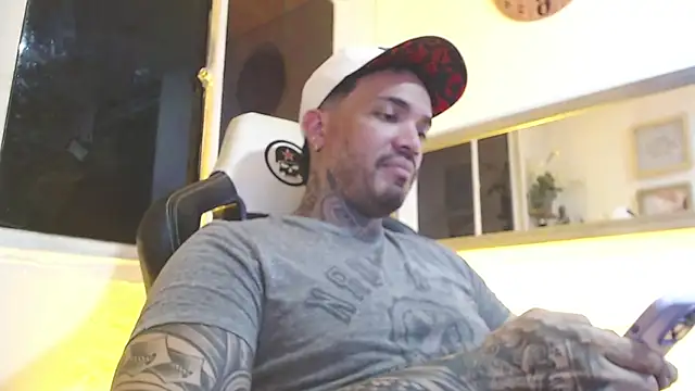 Snapshot of Angel_sex_latin chatting on February 24, 2025, 6:05 am Angel sex latin online show from February 24, 2025, 6:05 am