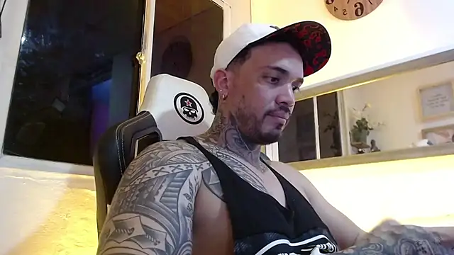 Snapshot of Angel_sex_latin chatting on February 26, 2025, 5:31 am Angel sex latin online show from February 26, 2025, 5:31 am