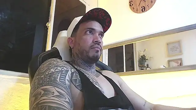 Snapshot of Angel_sex_latin chatting on February 28, 2025, 3:04 am Angel sex latin online show from February 28, 2025, 3:04 am