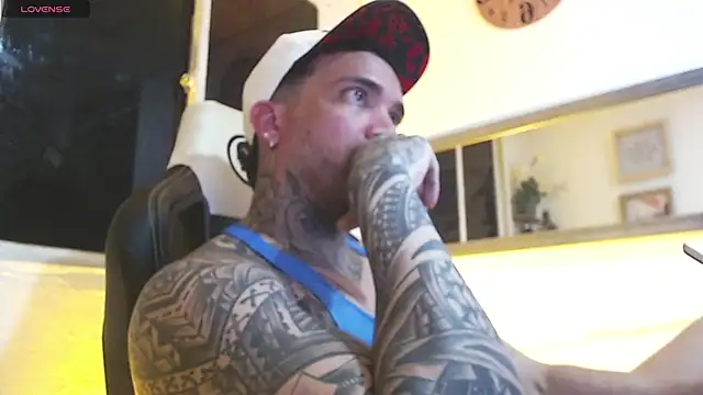 Snapshot of Angel_sex_latin chatting on March 6, 2025, 7:03 am Angel sex latin online show from March 6, 2025, 7:03 am