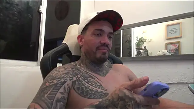 Snapshot of Angel_sex_latin chatting on March 17, 2025, 8:29 am Angel sex latin online show from March 17, 2025, 8:29 am