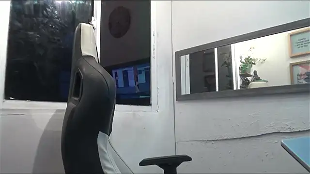 Snapshot of Angel_sex_latin chatting on March 21, 2025, 5:11 am Angel sex latin online show from March 21, 2025, 5:11 am