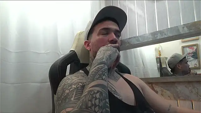 Snapshot of Angel_sex_latin chatting on October 10, 2025, 4:44 am Angel sex latin online show from October 10, 2025, 4:44 am