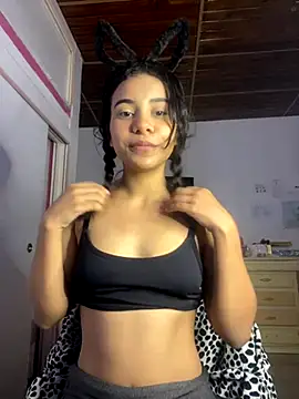 Snapshot of hannaxnatx chatting on October 23, 2025, 6:39 pm hannaxnatx online show from October 23, 2025, 6:39 pm