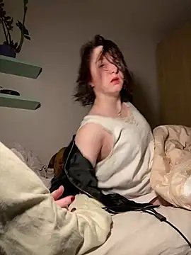 Snapshot of Leontina94 chatting on February 10, 2026, 8:57 pm Leontina94 online show from February 10, 2026, 8:57 pm