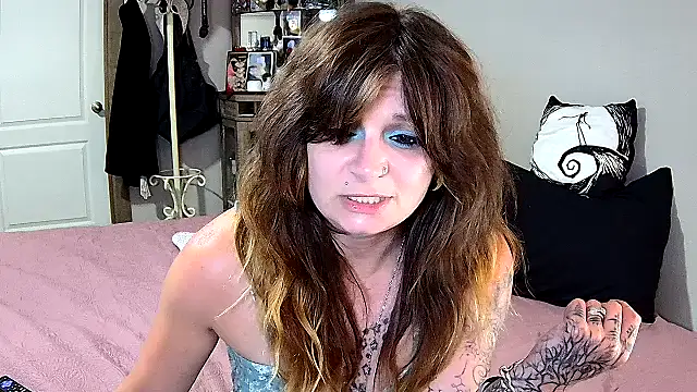 ZeelaXoXo online show from April 5, 2026, 5:04 am