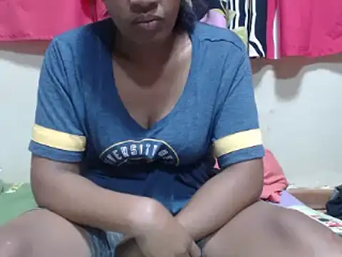 Snapshot of Linda_sexy chatting on March 8, 2025, 1:03 pm Linda sexy online show from March 8, 2025, 1:03 pm