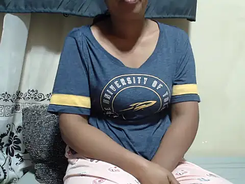 Snapshot of Linda_sexy chatting on September 24, 2025, 1:09 am Linda sexy online show from September 24, 2025, 1:09 am