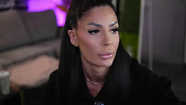 RaquelleVon online show from April 10, 2026, 8:41 am