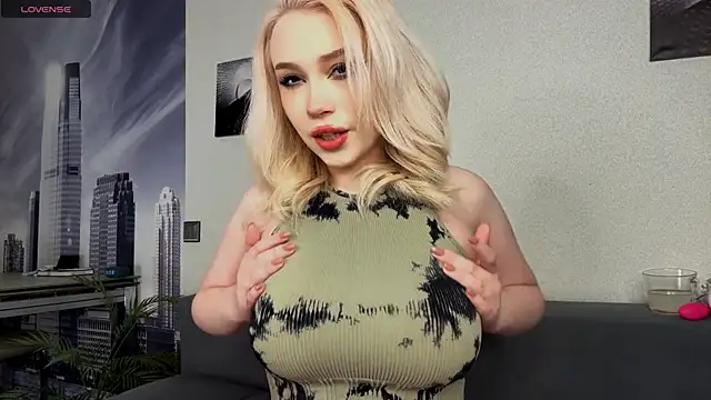 AsteriaHamel online show from January 18, 2026, 2:04 am