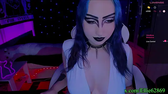 Snapshot of Kitty_goth chatting on December 21, 2024, 6:34 pm Kitty goth online show from December 21, 2024, 6:34 pm