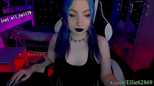 Snapshot of Kitty_goth chatting on January 19, 2025, 6:21 pm Kitty goth online show from January 19, 2025, 6:21 pm