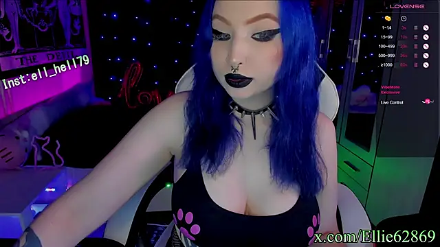 Snapshot of Kitty_goth chatting on February 28, 2025, 8:28 pm Kitty goth online show from February 28, 2025, 8:28 pm