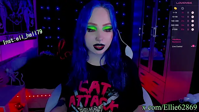 Snapshot of Kitty_goth chatting on March 9, 2025, 2:50 am Kitty goth online show from March 9, 2025, 2:50 am