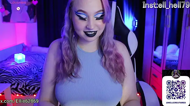 Snapshot of Kitty_goth chatting on September 20, 2025, 8:54 pm Kitty goth online show from September 20, 2025, 8:54 pm
