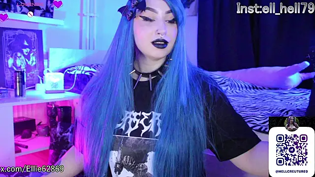 Snapshot of Kitty_goth chatting on October 19, 2025, 5:24 pm Kitty goth online show from October 19, 2025, 5:24 pm