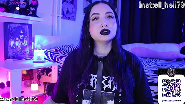 Snapshot of Kitty_goth chatting on October 24, 2025, 6:48 pm Kitty goth online show from October 24, 2025, 6:48 pm
