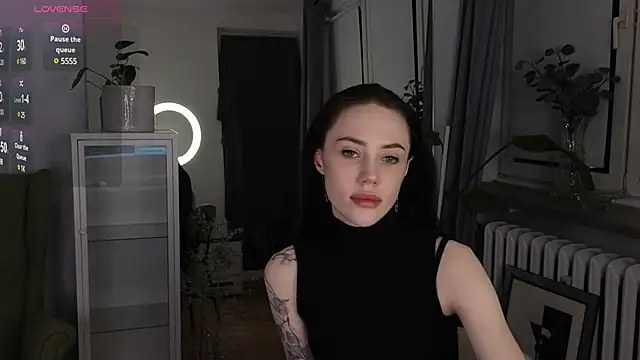 Snapshot of Sara_Tranquil chatting on March 6, 2025, 9:09 pm Sara Tranquil online show from March 6, 2025, 9:09 pm