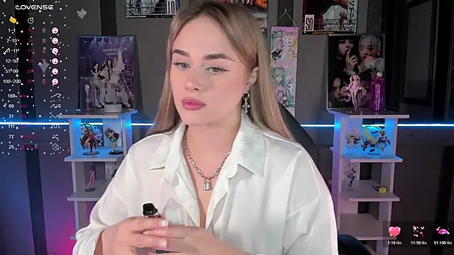 Snapshot of Ellen_Soft chatting on November 12, 2025, 4:18 pm Ellen Soft online show from November 12, 2025, 4:18 pm