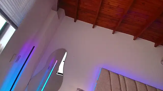 LeahPrada  online show from February 10, 2025, 6:03 pm