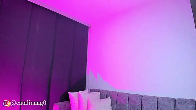 angelinalodge1 online show from November 9, 2025, 3:38 am