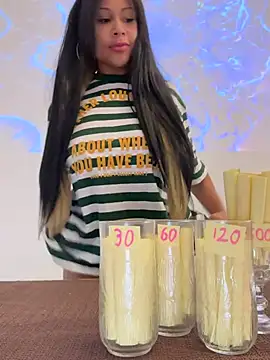 HaileyDiana online show from April 12, 2026, 1:16 pm