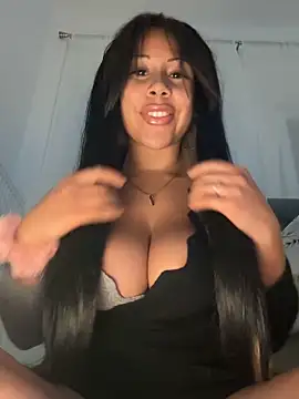 HaileyDiana online show from April 16, 2026, 2:07 pm