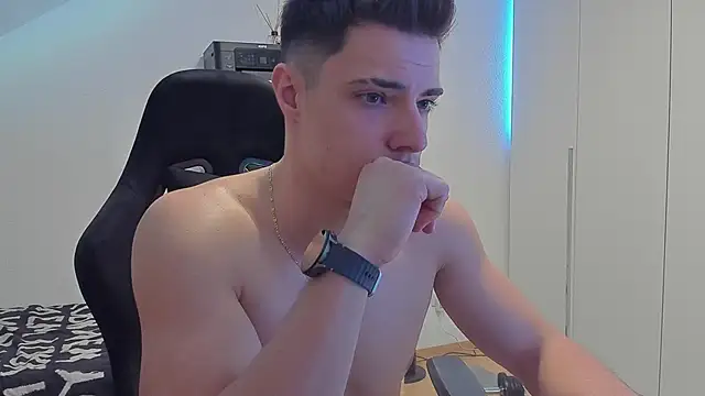 Snapshot of boywonderxxx chatting on October 26, 2025, 4:57 pm boywonderxxx online show from October 26, 2025, 4:57 pm