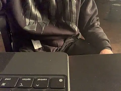 KendrickJiz online show from April 11, 2026, 11:09 pm