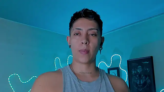 Aleja1214 online show from April 23, 2026, 10:45 pm